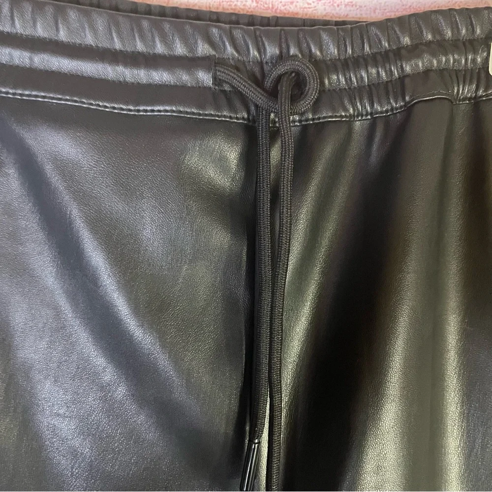 Fashion Nova Black Faux Leather Drawstring‎ Jogger Pants Size Large